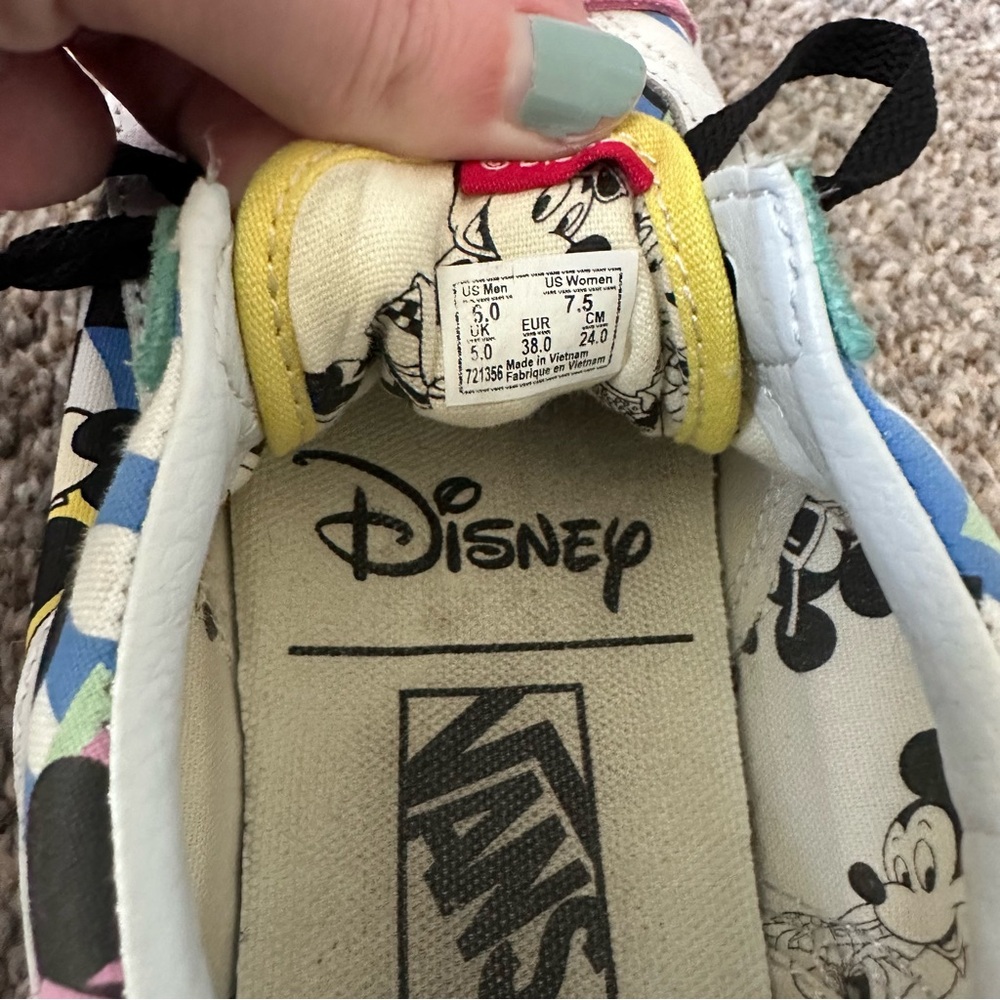 Disney x Vans 90th Anniversary Old Skool - 80s Mickey Mouse - Picture 8 of 8